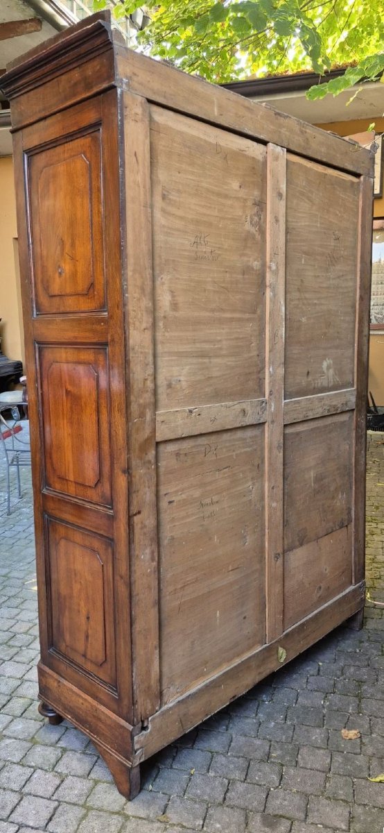 Antique Emilian Walnut Paneled Sideboard-photo-8