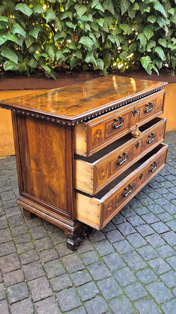 Antique Venetian Chest Of Drawers From The 17th Century With Inlays-photo-3