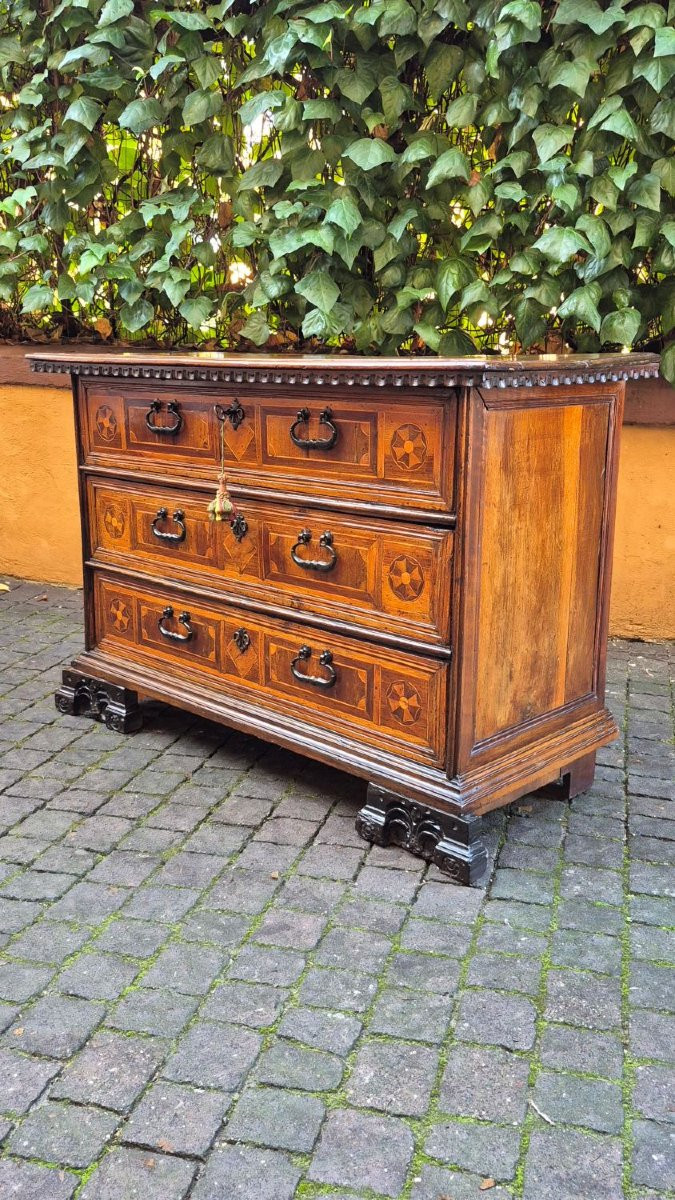 Antique Venetian Chest Of Drawers From The 17th Century With Inlays-photo-4