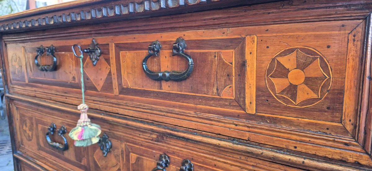 Antique Venetian Chest Of Drawers From The 17th Century With Inlays-photo-5