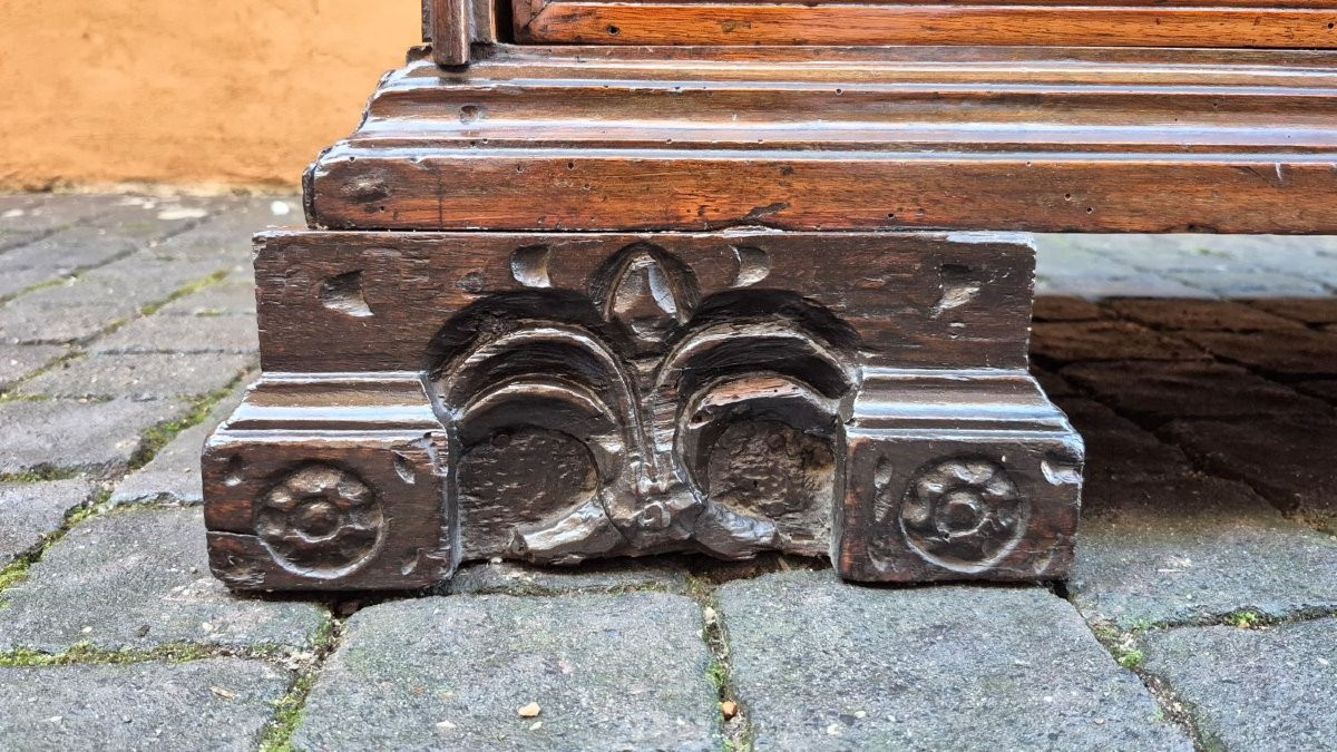 Antique Venetian Chest Of Drawers From The 17th Century With Inlays-photo-6