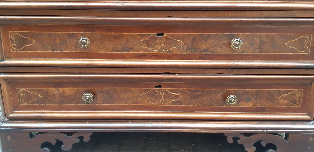 Commode lombarde, plaquée et incrustée-photo-1