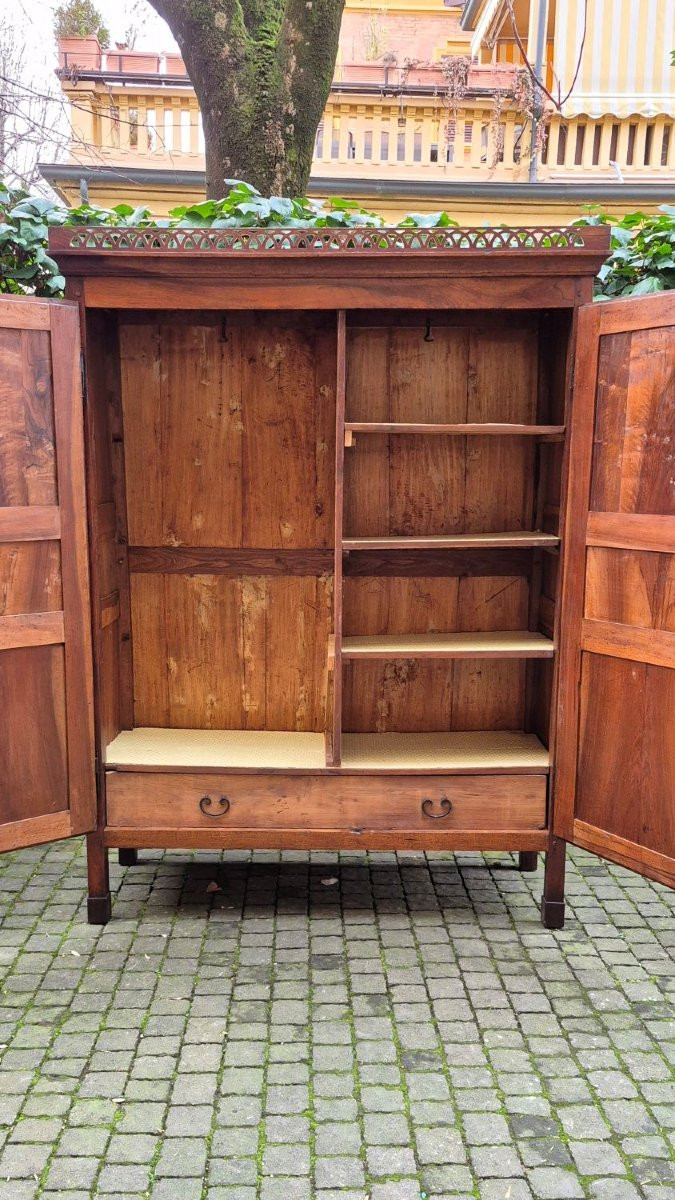 Buffet ancien en noyer de style Empire émirien-photo-1