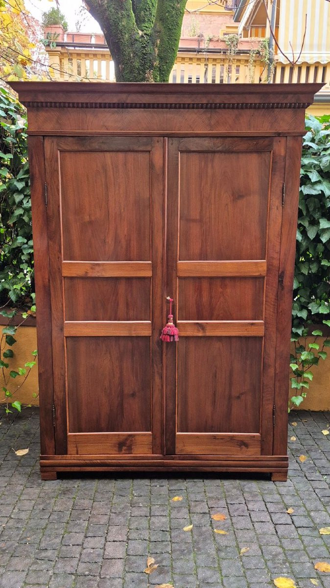 Antique Ligurian Walnut Paneled Wardrobe-photo-2