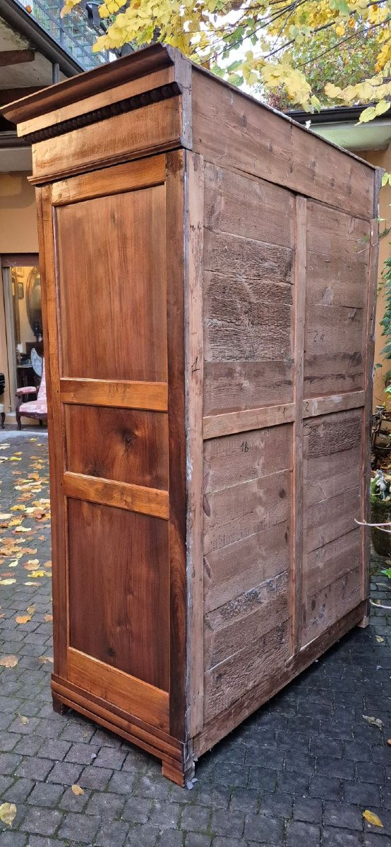 Antique Ligurian Walnut Paneled Wardrobe-photo-8