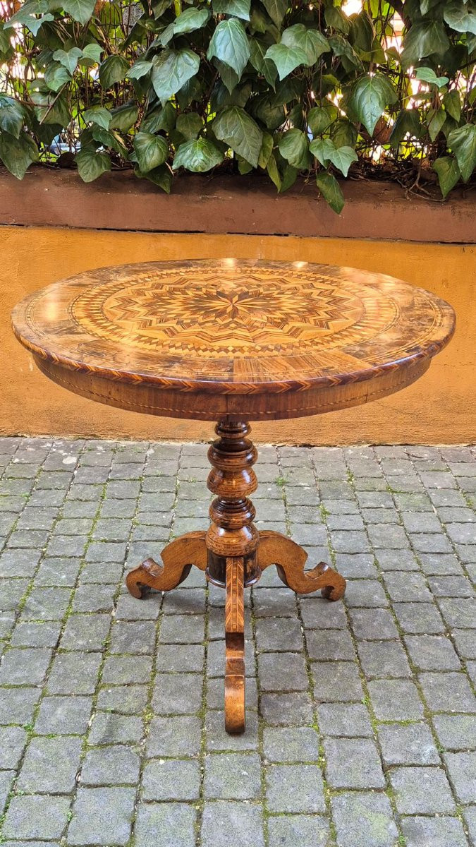 Table Rolo ronde ancienne incrustée-photo-1