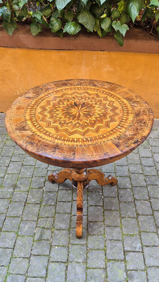 Table Rolo ronde ancienne incrustée