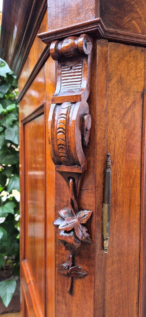 Antique Emilian Walnut Wardrobe With Carved Garlands-photo-1