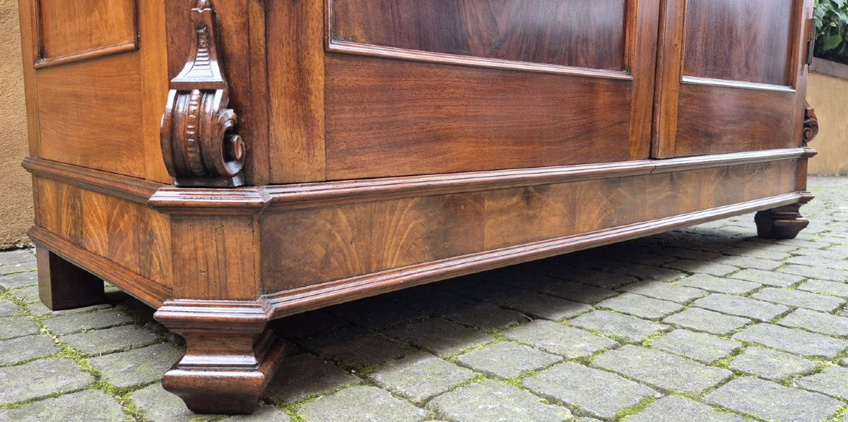 Antique Emilian Walnut Wardrobe With Carved Garlands-photo-3