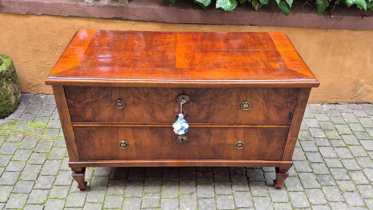 Commode ancienne à deux tiroirs en placage de noyer et de bruyère-photo-2