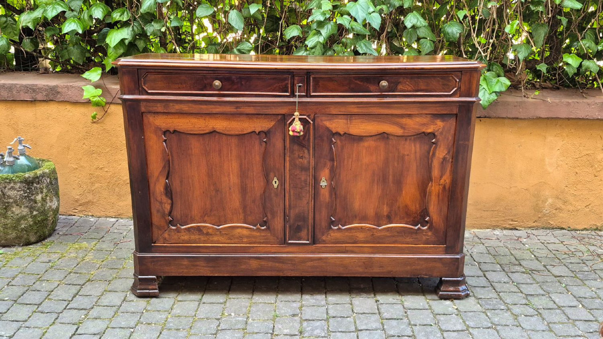 Buffet ancien français en noyer du XIXe siècle