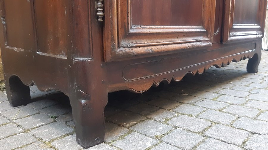 Armoire ancienne française en noyer du XVIIIe siècle-photo-1