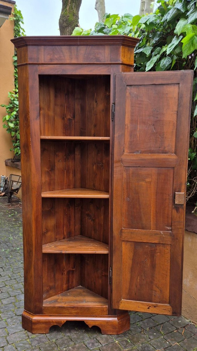 Antique Lombard Corner Cabinet In Walnut-photo-3