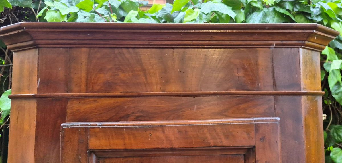 Antique Lombard Corner Cabinet In Walnut-photo-2