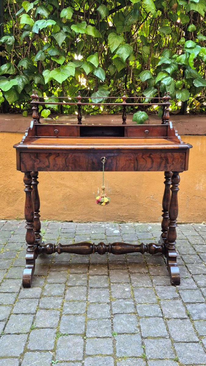 Bureau ancien lombard en noyer-photo-1