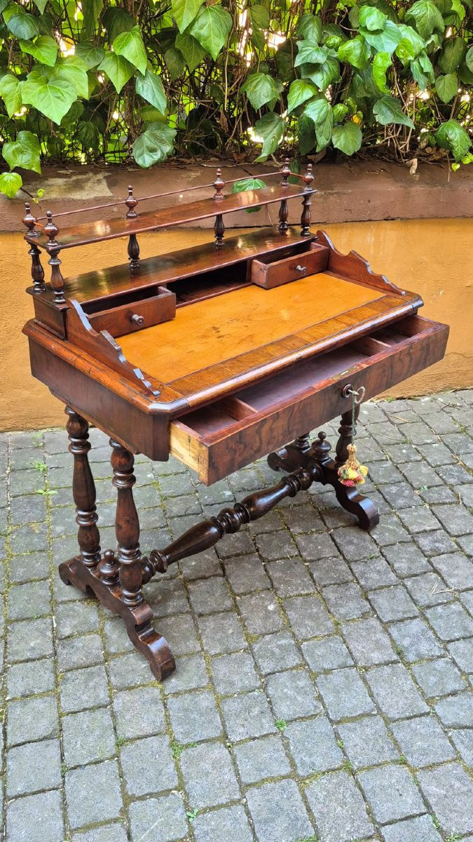 Bureau ancien lombard en noyer-photo-2