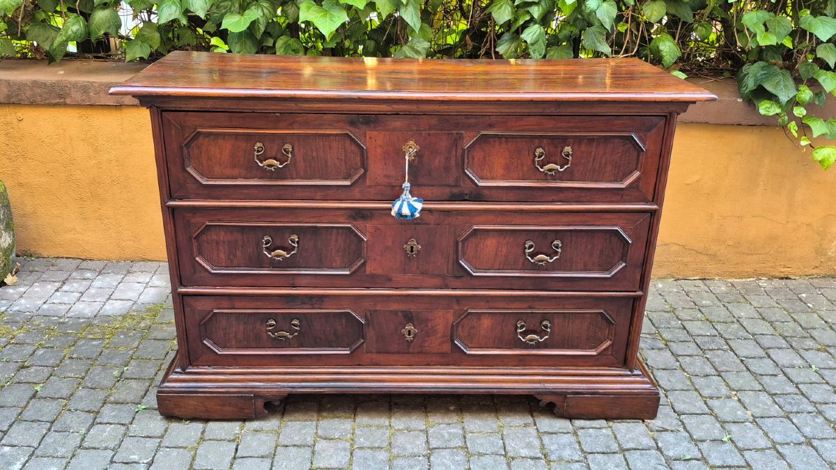 Commode ancienne du XVIIe siècle à Reggio Emilia-photo-2