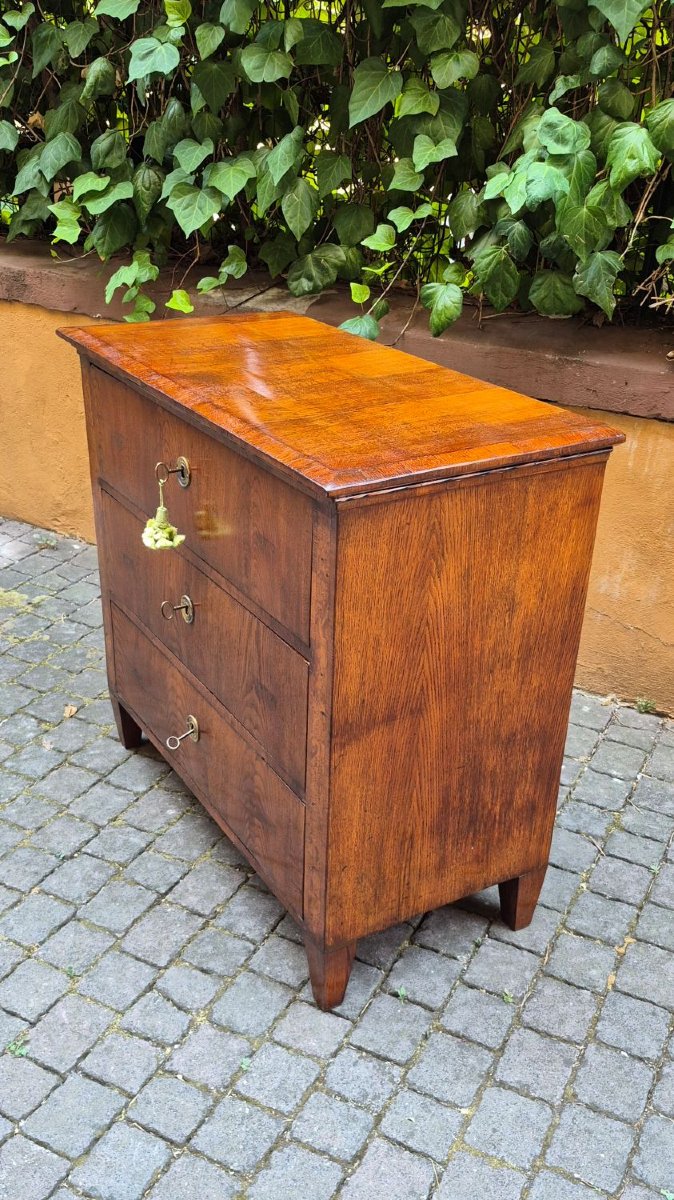 Petite commode ancienne du XIXe siècle en placage, de style Louis XVI.-photo-2