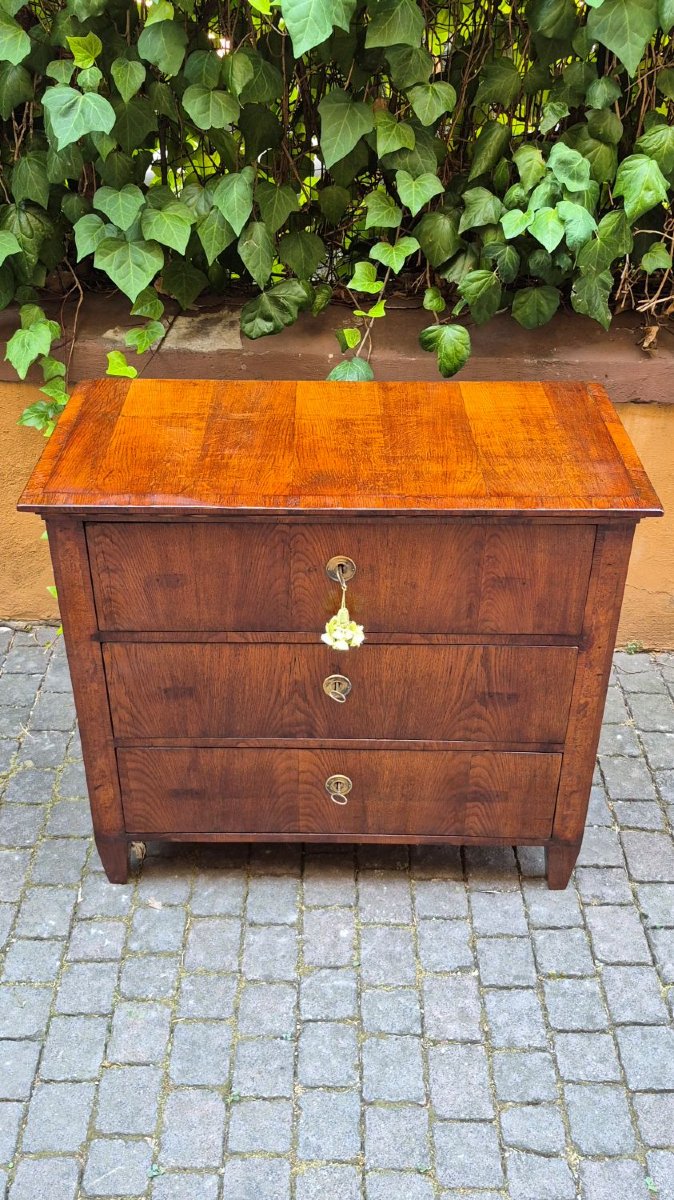 Petite commode ancienne du XIXe siècle en placage, de style Louis XVI.-photo-3