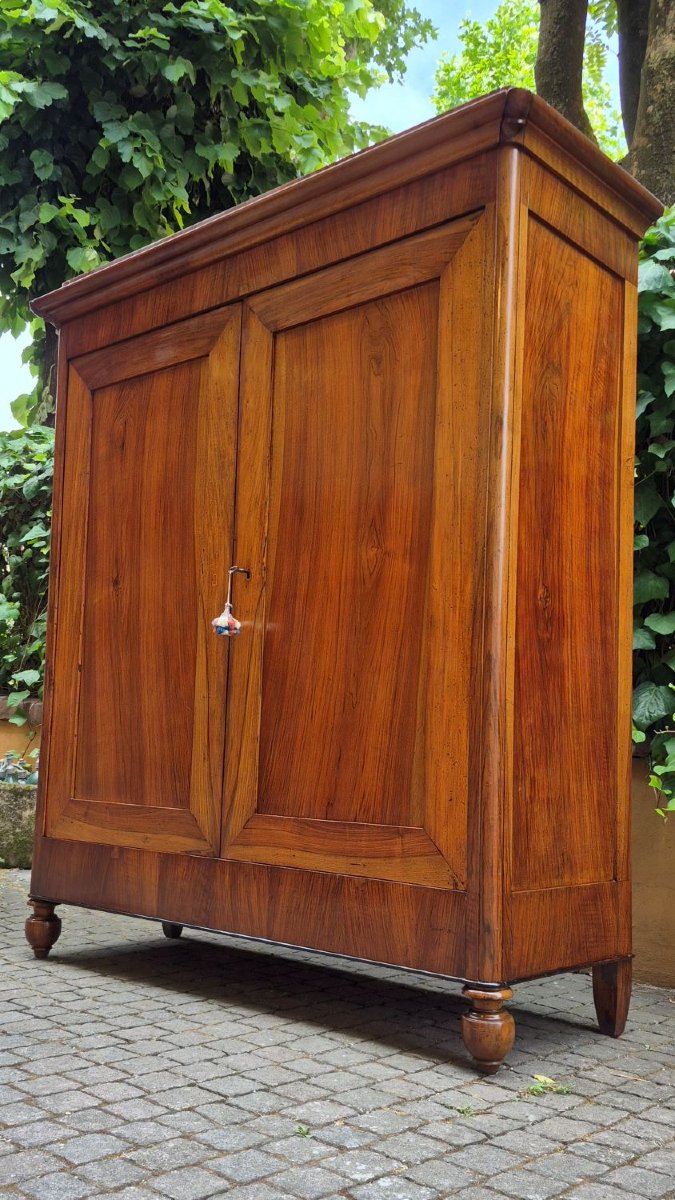 Buffet ancien en noyer d'Émilie, époque Charles X-photo-1