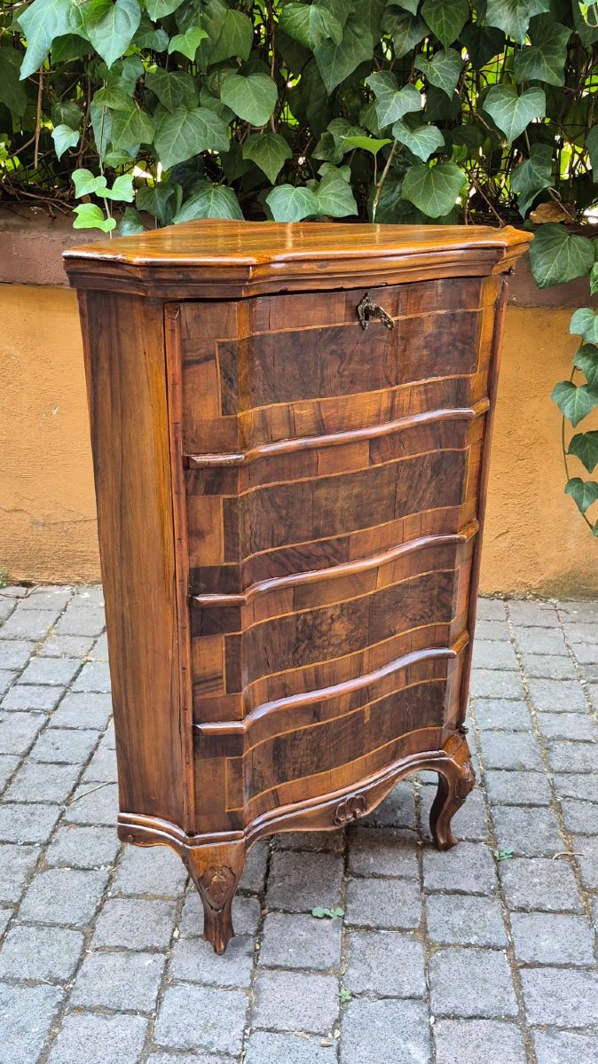 Paire d'encoignures anciennes d'Émilie, plaquées en noyer et ronce de noyer.-photo-4