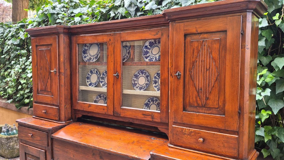 Buffet ancien à deux corps du XIXe siècle avec étagère à vaisselle en pont.-photo-3