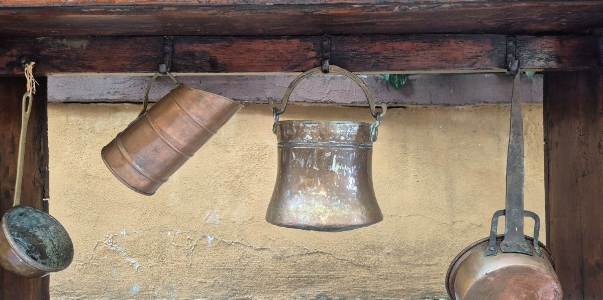 Buffet ancien à deux corps du XIXe siècle avec étagère à vaisselle en pont.-photo-5