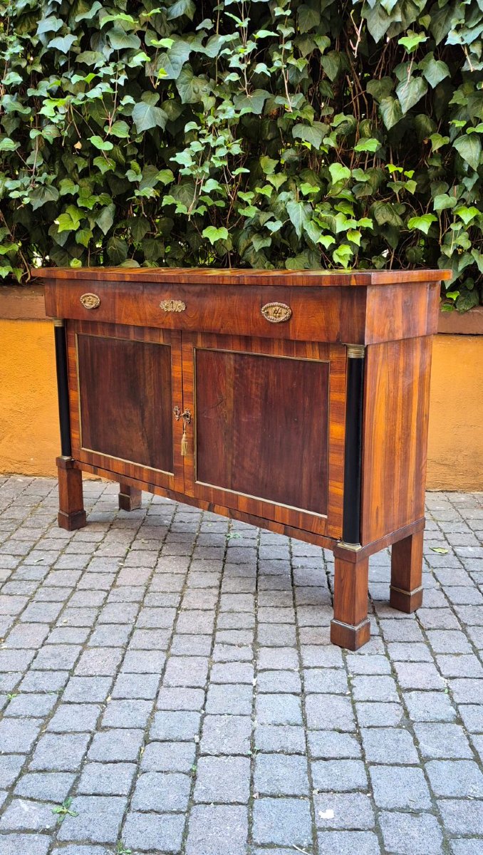 Étroit buffet Empire en noyer