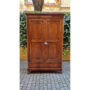 Petit buffet ancien en placage de noyer d'Émilie