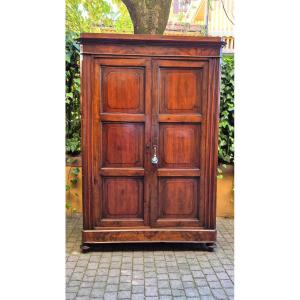 Buffet ancien en noyer d'Émilie