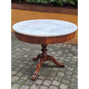 Table basse ronde ancienne du XIXe siècle en noyer avec un plateau en marbre