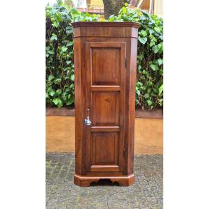 Antique Lombard Corner Cabinet In Walnut
