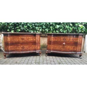 Paire de commodes anciennes galbées, style Louis XV
