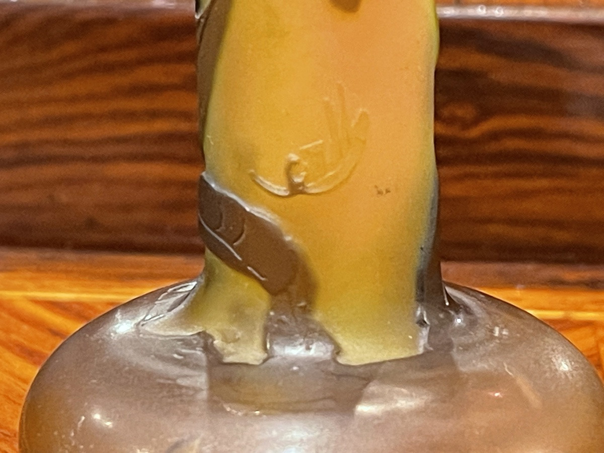 Gallé Miniature Glass Vase Decorated With Art Nouveau Umbrellas-photo-3