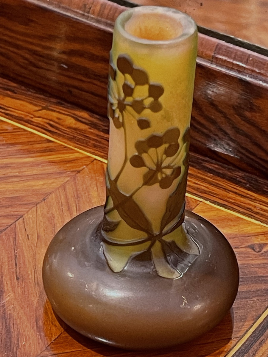 Gallé Miniature Glass Vase Decorated With Art Nouveau Umbrellas-photo-2