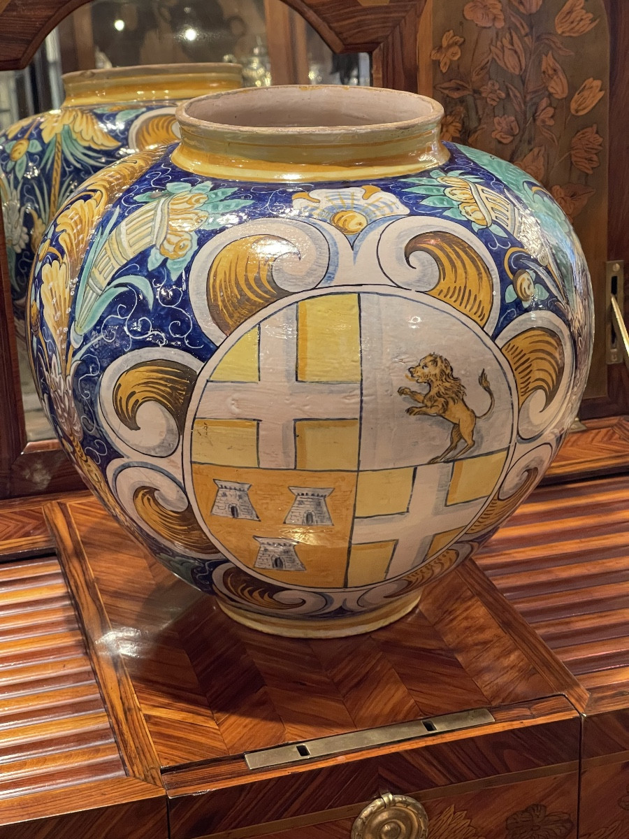 19th Century Italian Majolica Vase With Coat Of Arms And Character Decoration