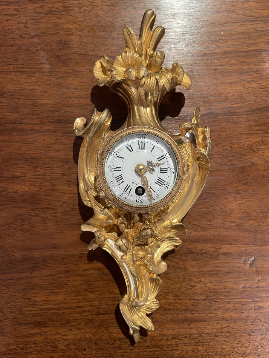Cartel d’applique miniature en bronze doré style Louis XV