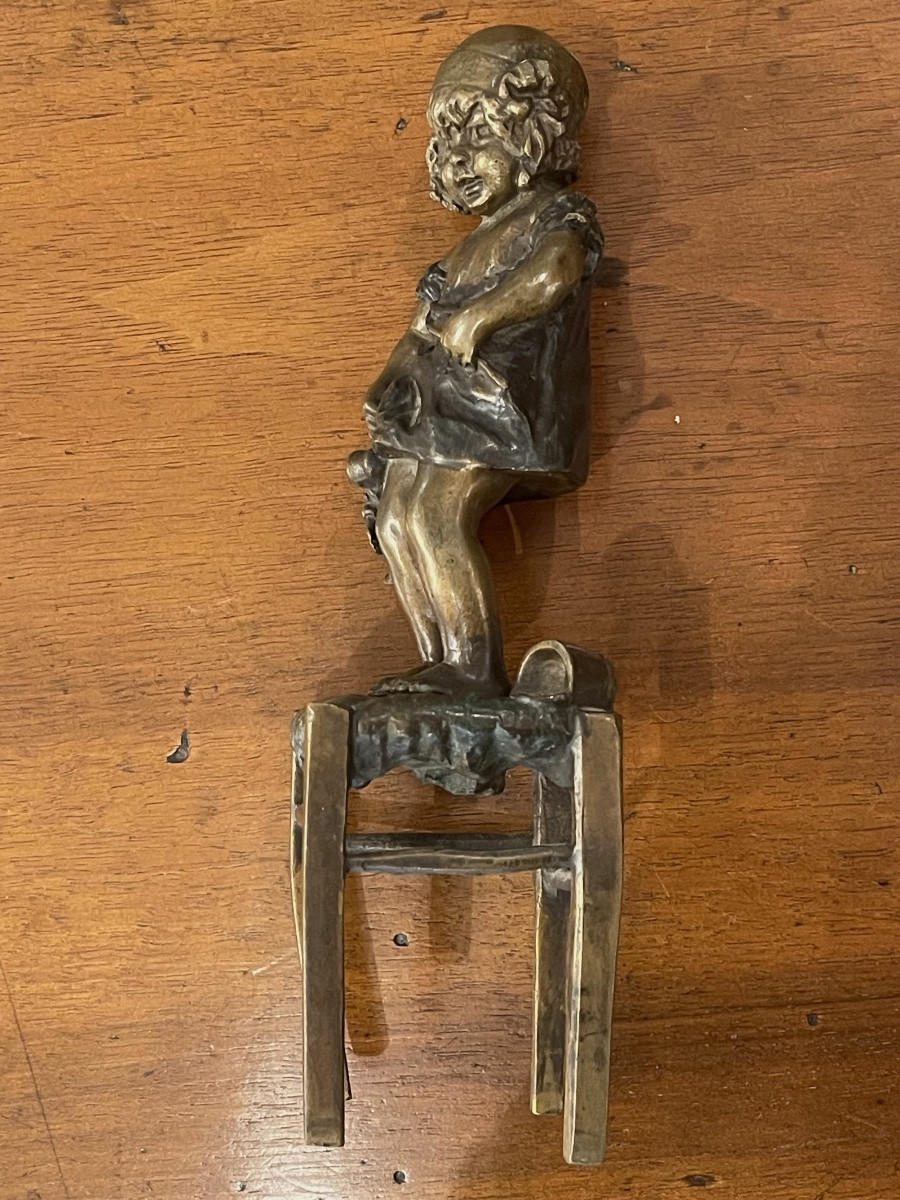 Bronze jeune enfant à la poupée signé Clara -photo-2