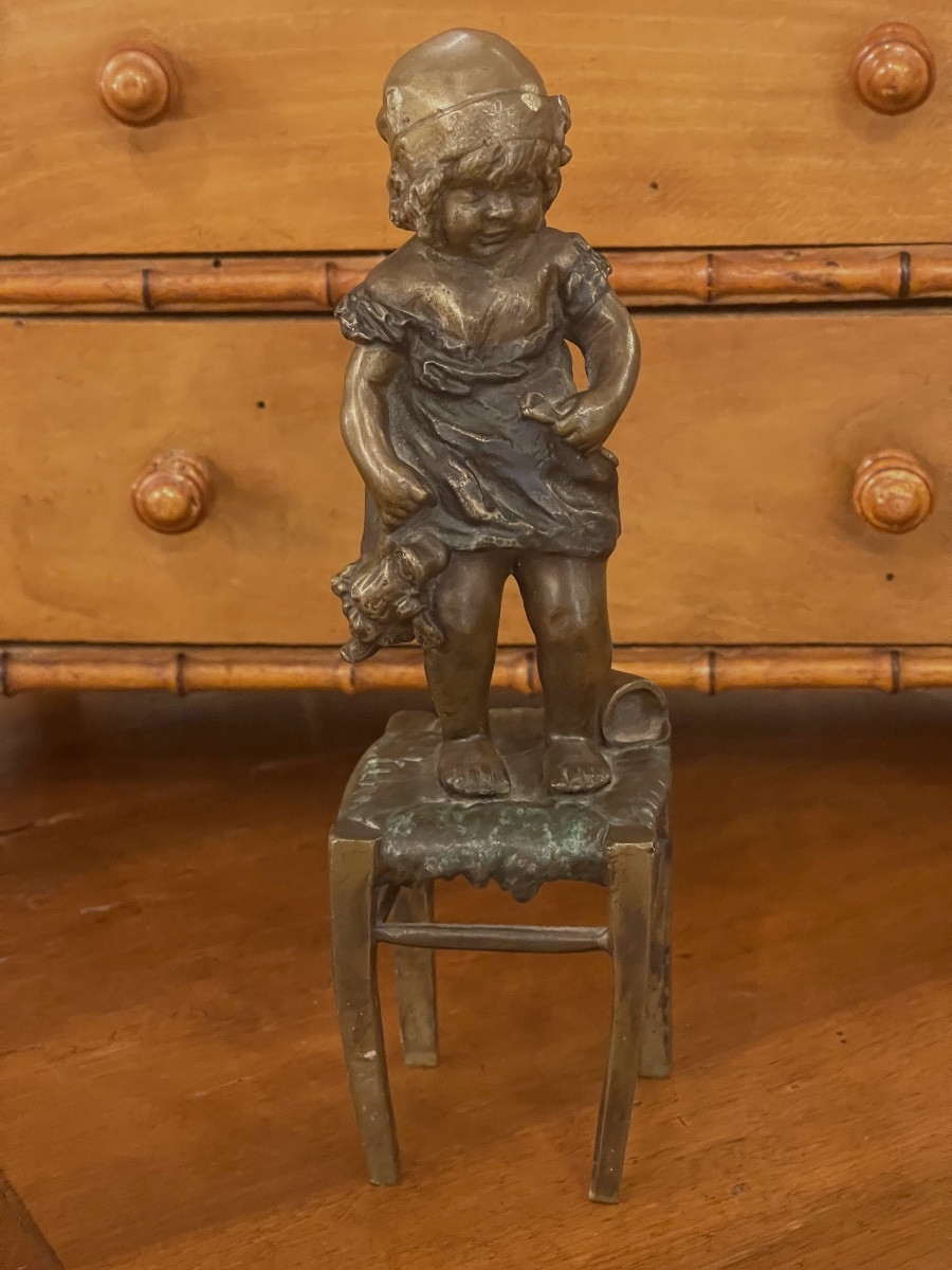 Bronze jeune enfant à la poupée signé Clara 