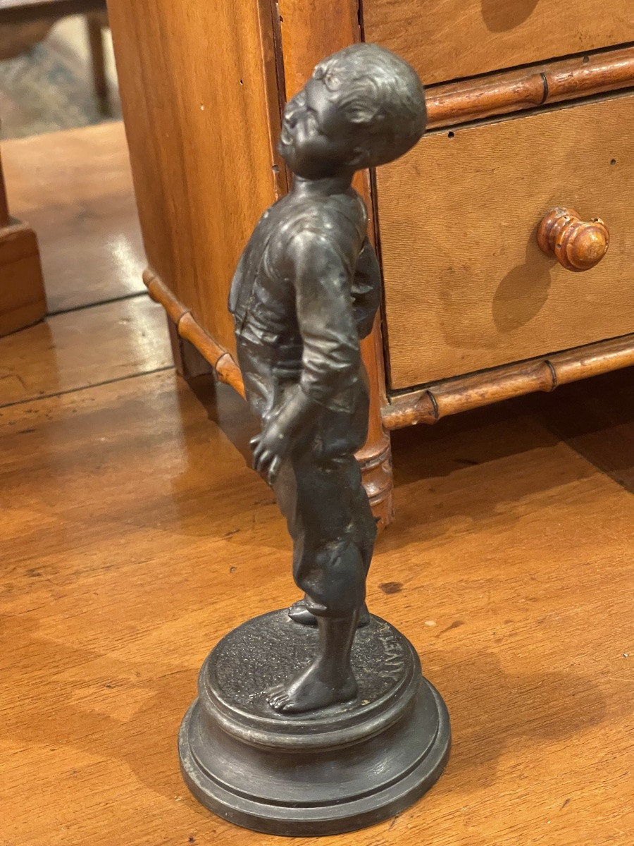 Statuette 1900 petit garçon . première culotte d’après Rivet . Régule -photo-1