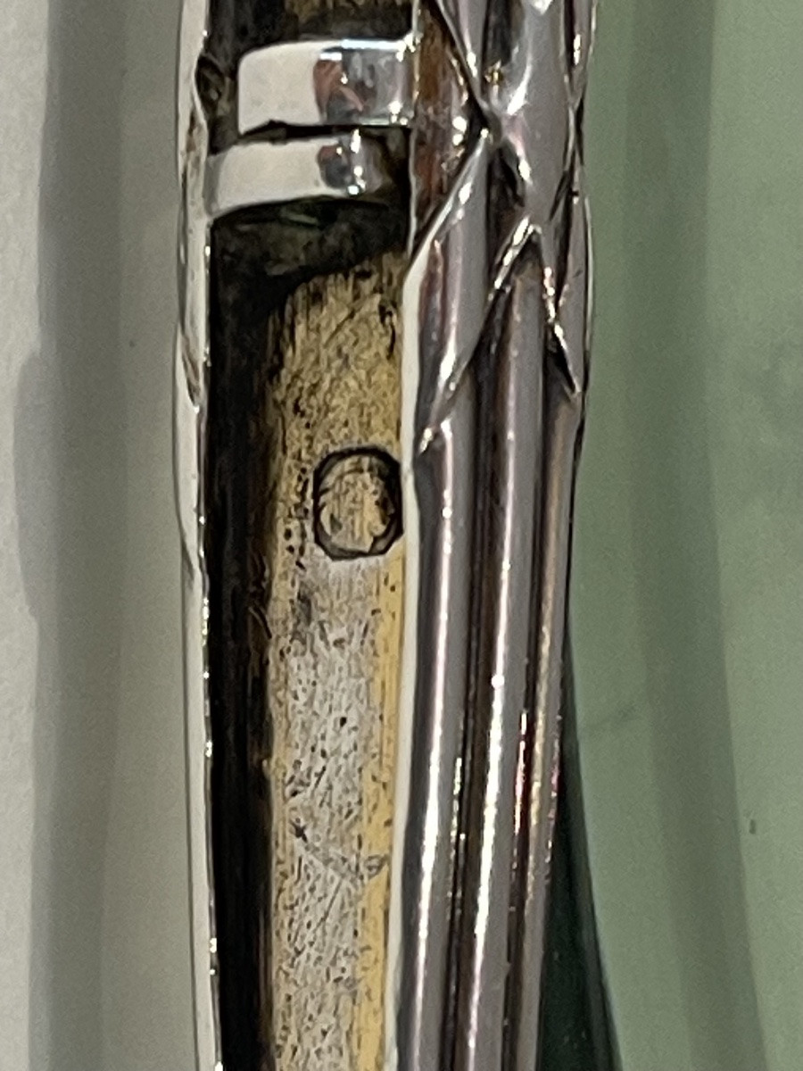Large Silver Magnifying Glass In Louis XVI Style With Crossed Ribbons -photo-2