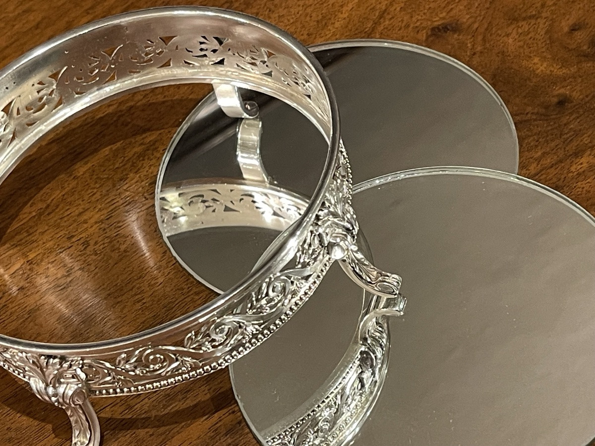 Paire de dessous de bouteille / carafe. Argent style Louis XVI ajouré -photo-3
