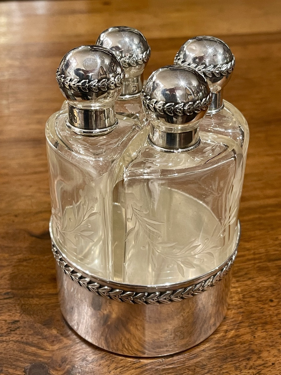 Flacons à parfums cristal et argent Minerve style cave à parfums