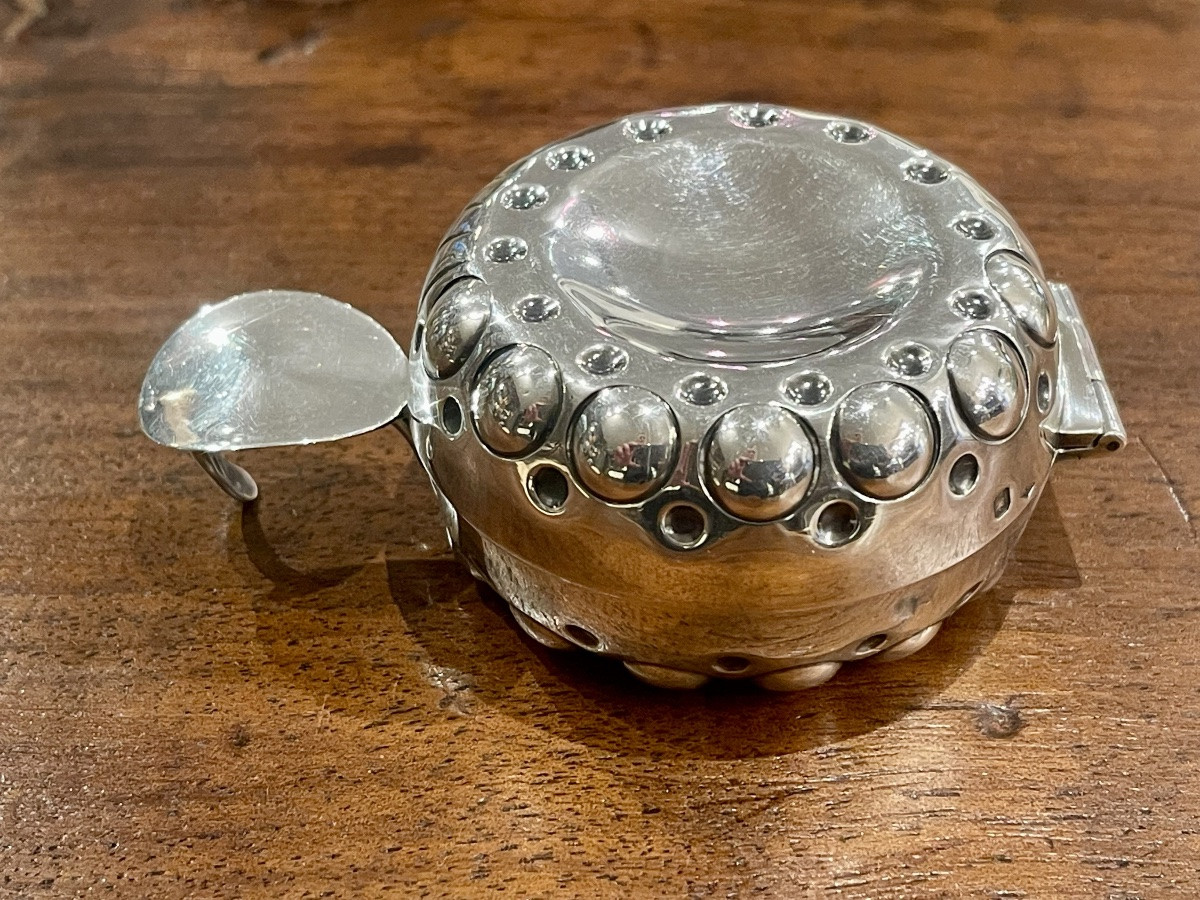 Small Minerva Silver-lidded Wine-tasting Cup Forming An Ashtray-photo-2