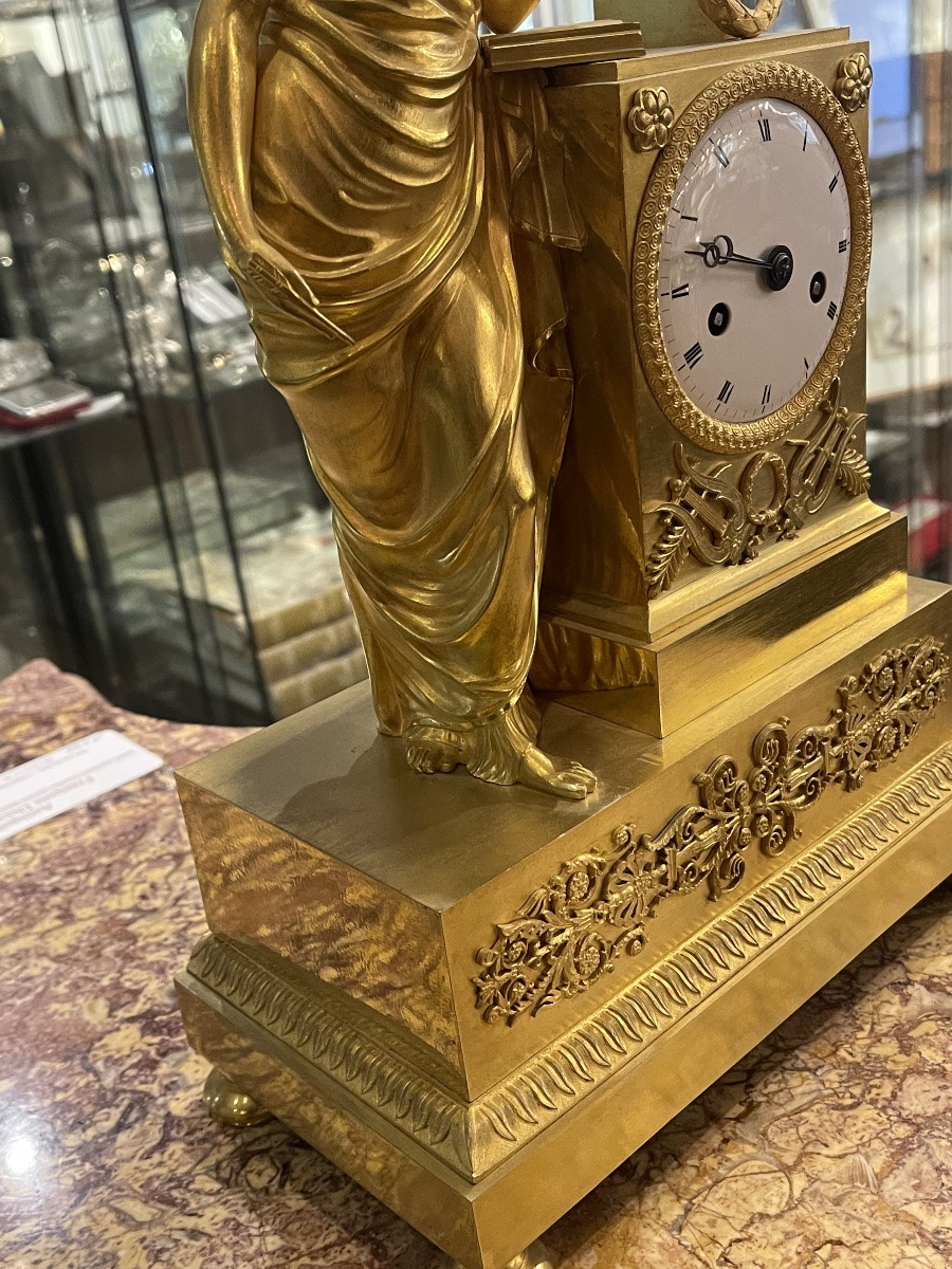 Pendule 1er Empire en bronze doré femme à la lecture-photo-3