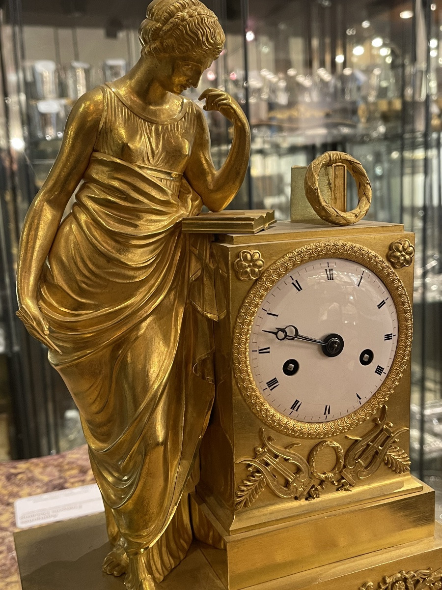 Pendule 1er Empire en bronze doré femme à la lecture-photo-4