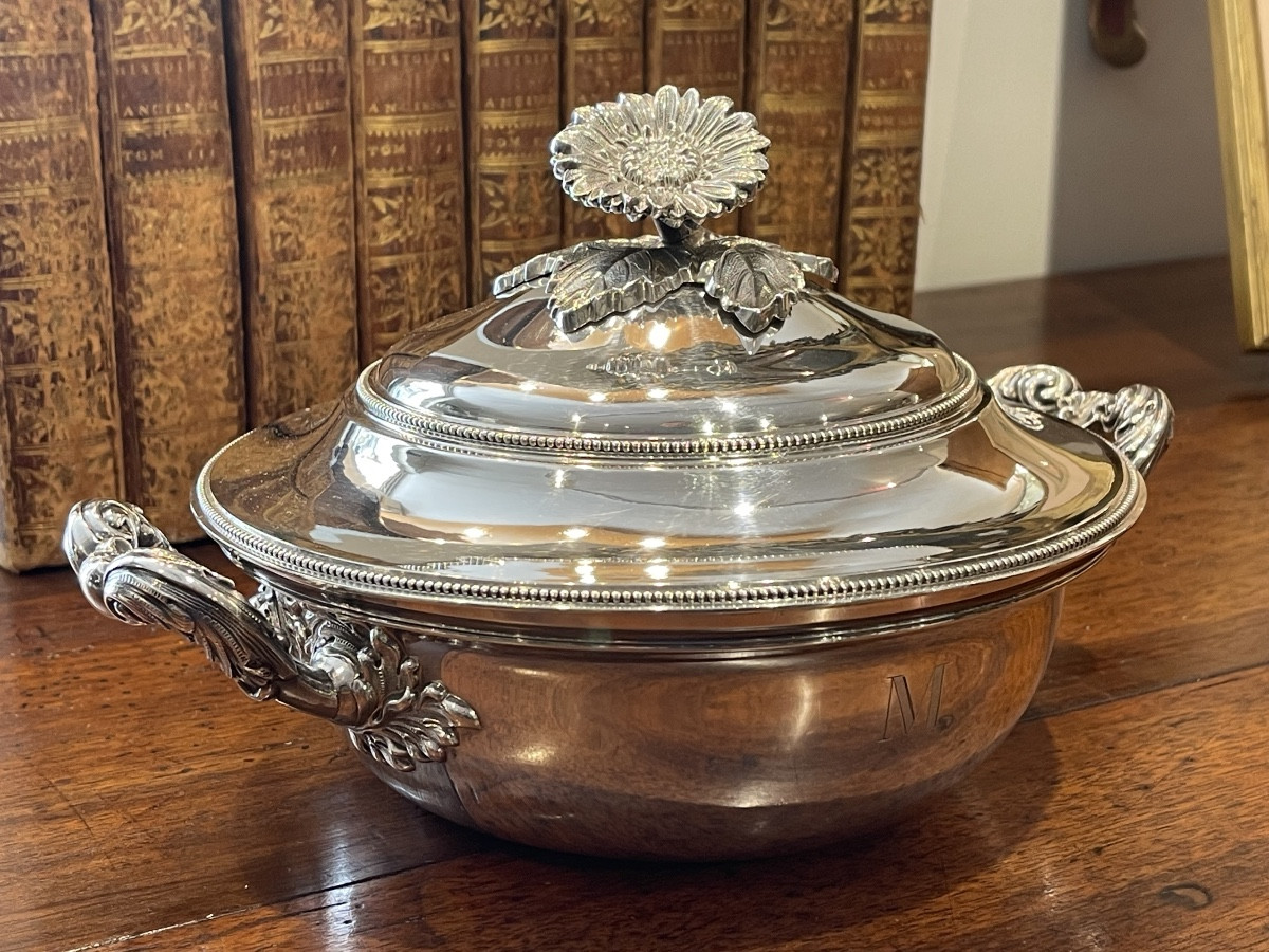 Légumier couvert en argent minerve XIX ème style Louis XVI  perles orfèvre Doyen