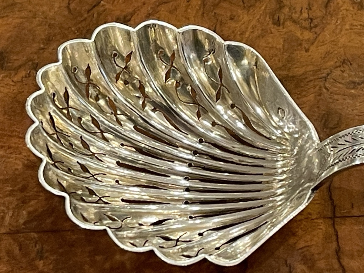 Cuillère à sucre saupoudreuse argent massif minerve médaillon -photo-1