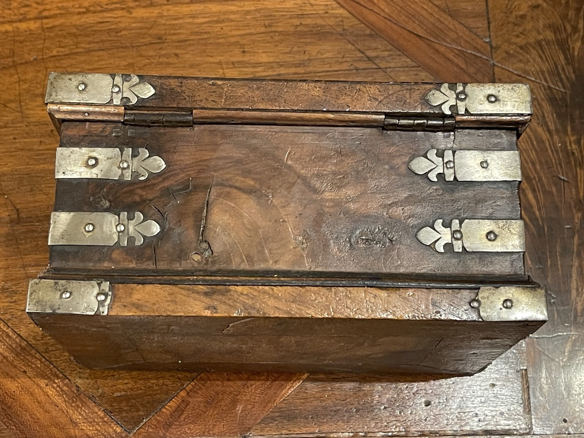 Louis XIII Walnut And Fleur-de-lis Hinged Box XVII-photo-1