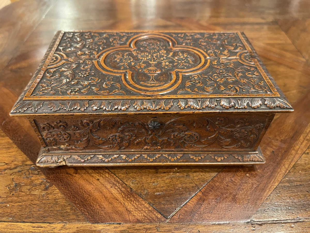 Coffret XVIII en bois de Ste Lucie Nancy atelier Bagard